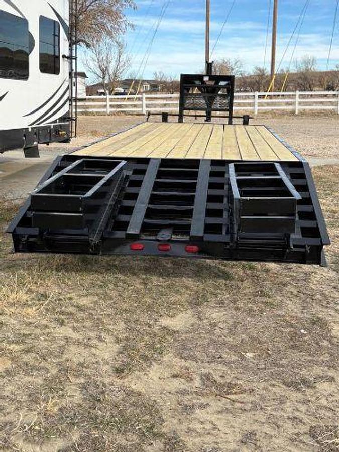 Used 1982 Hart Gooseneck Trailer 20x5
