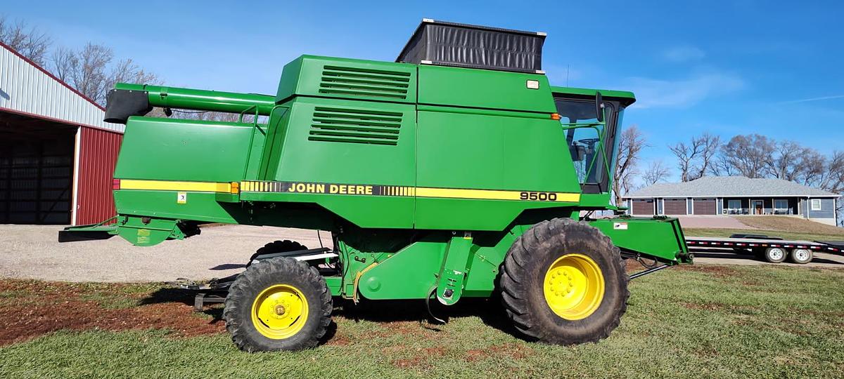 Used 1989 John Deere 9500 Combine