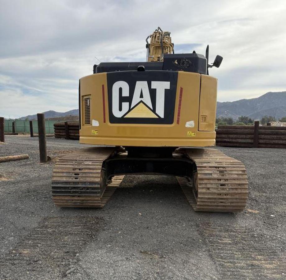 Used 2017 CATERPILLAR 335F LCR