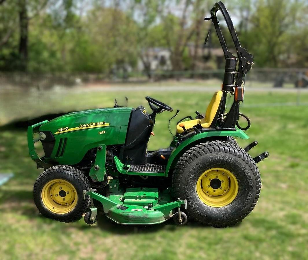 Used 2008 John Deere 2520 Tractor