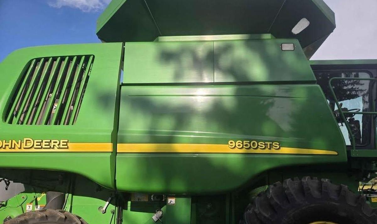 Used 2003 John Deere 9650 Combine