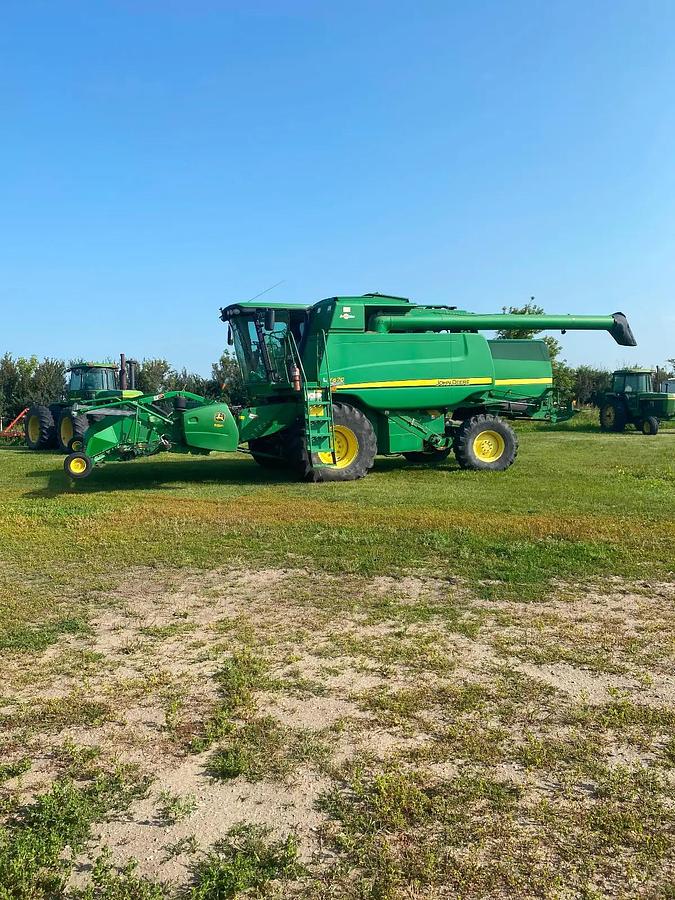 Used 2012 John Deere T670 Combine
