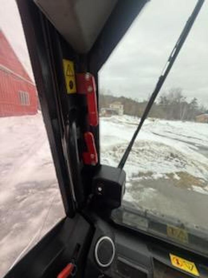 Used 2022 JCB 270T Compact Track Loader