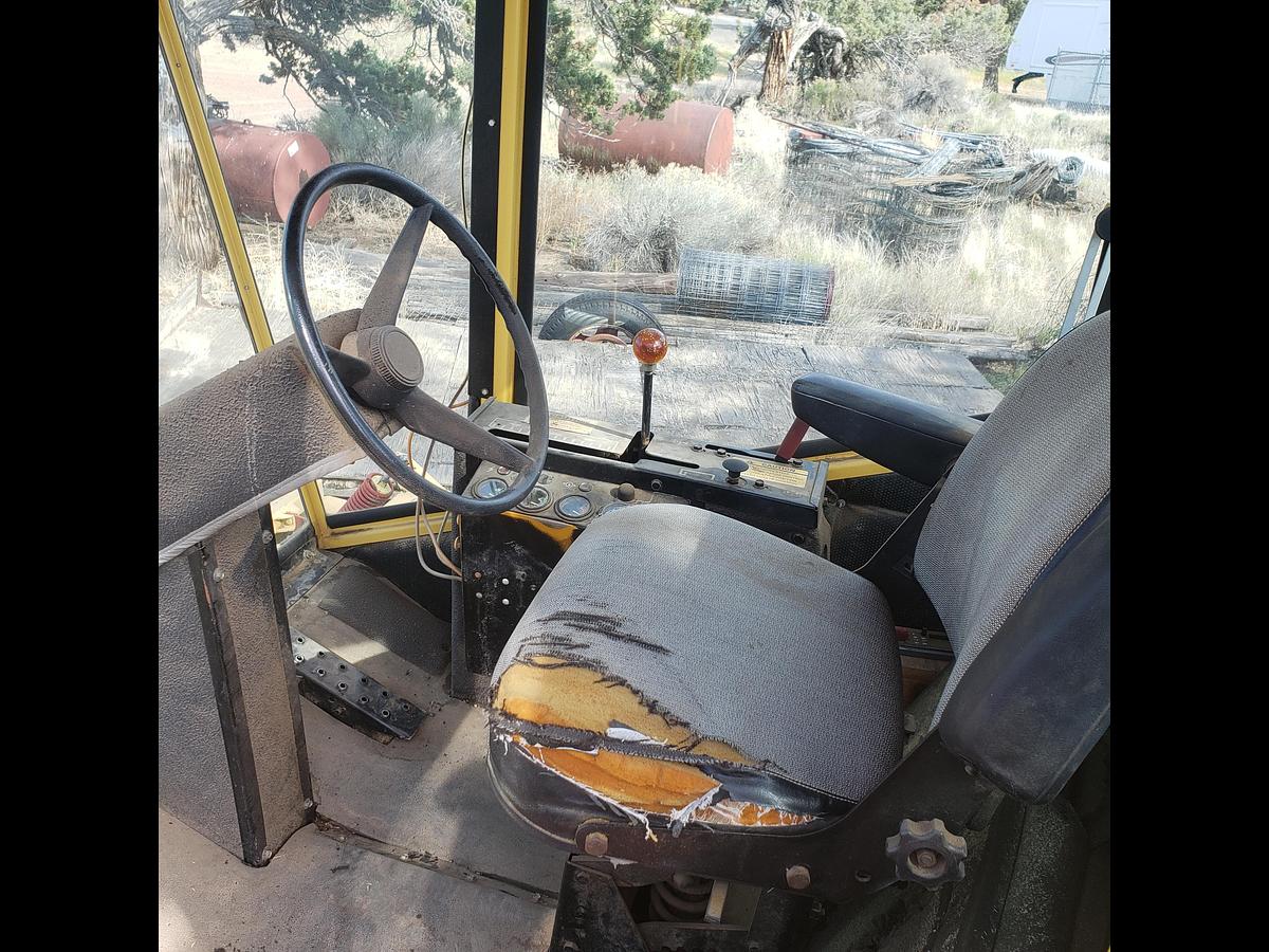 Used 1985 New Holland 1496 Swather