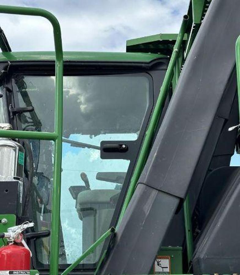 Used 2020 JOHN DEERE CP690