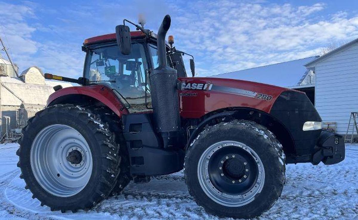 Used 2014 Case IH Magnum 280