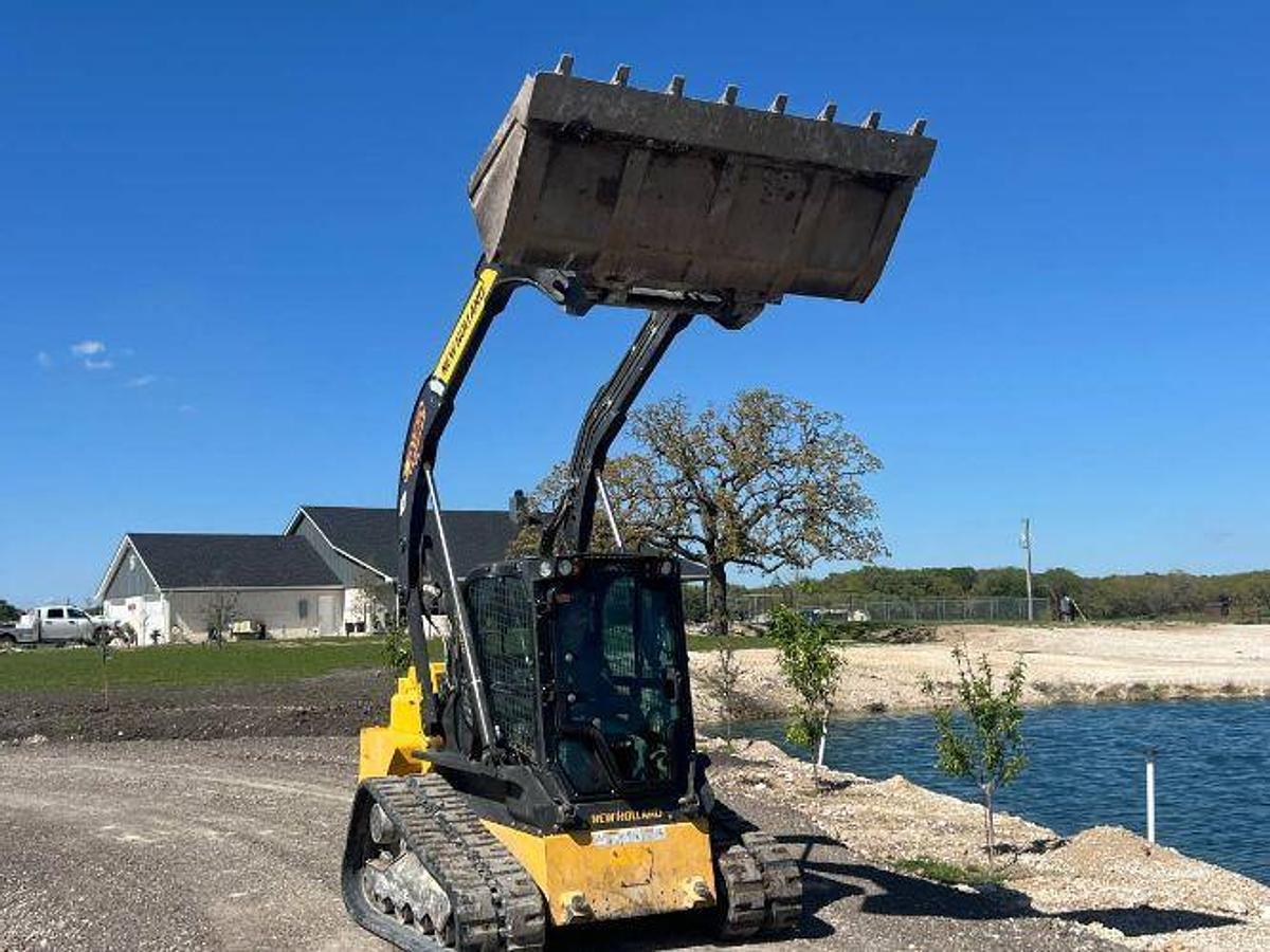 Used 2020 New Holland C-332