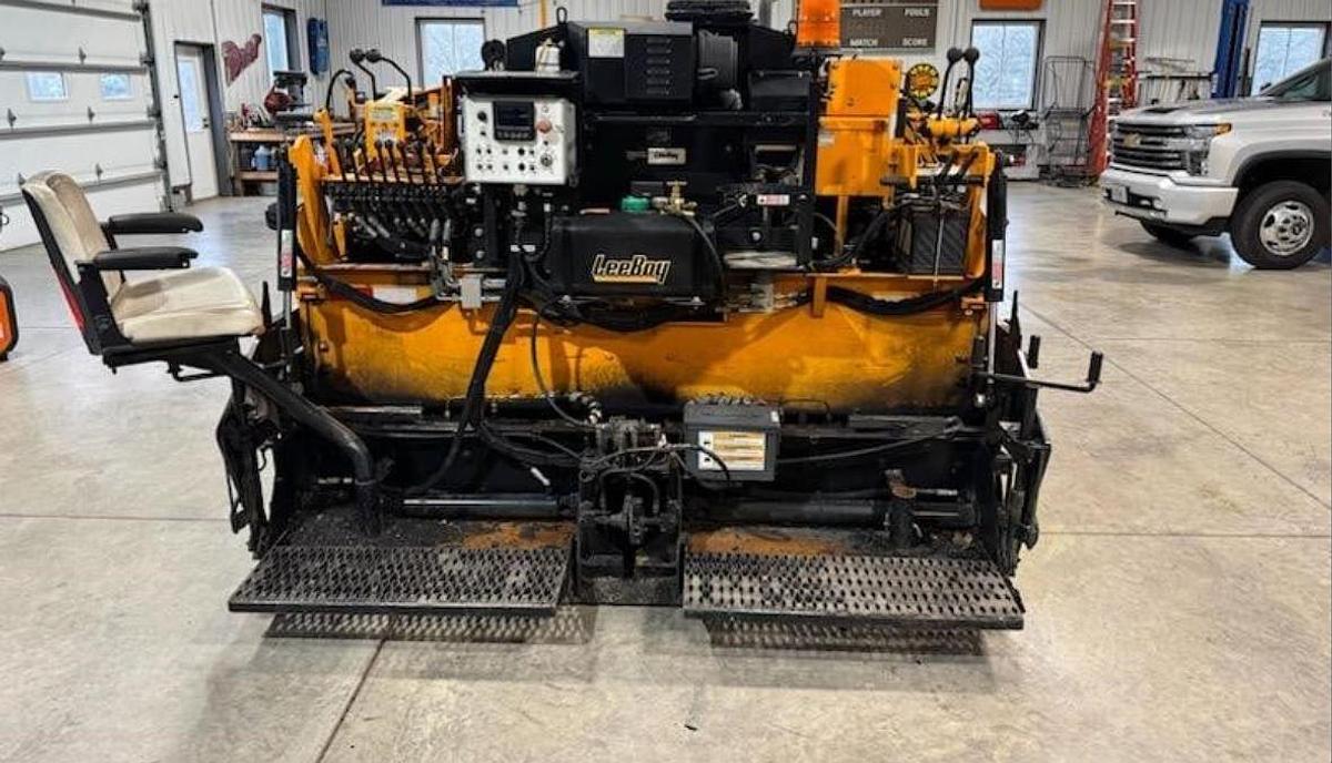 Used 2021 Leeboy 7000C Paver