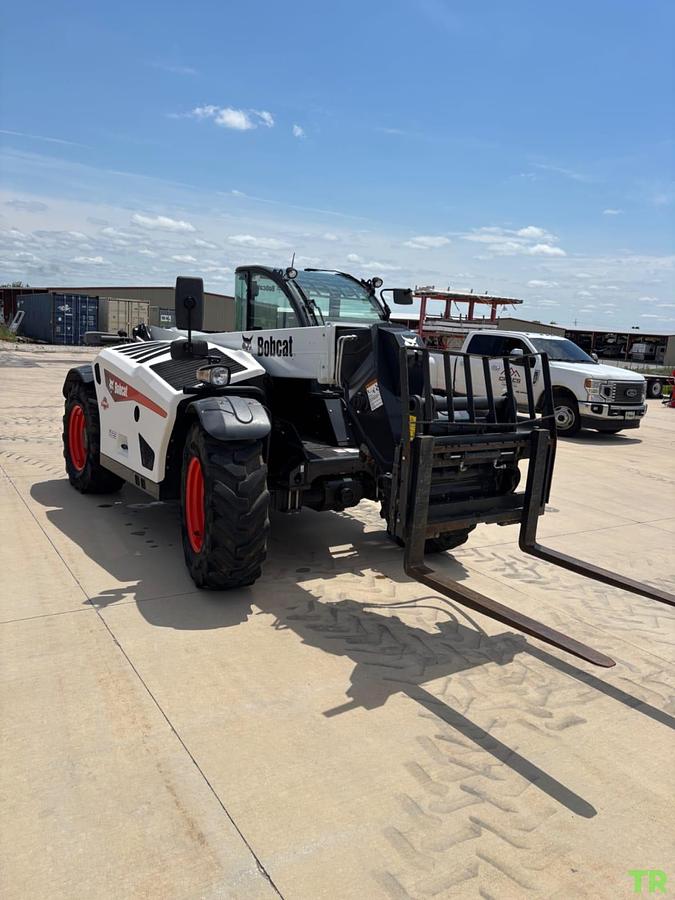 Used 2021 Bobcat V923 Telehandler