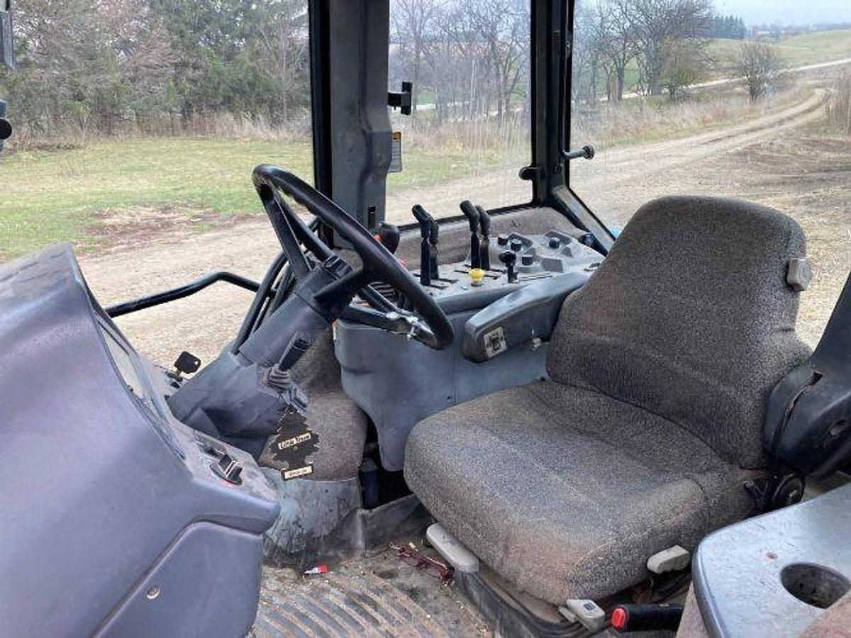 Used 1996 Ford 8970 Tractor