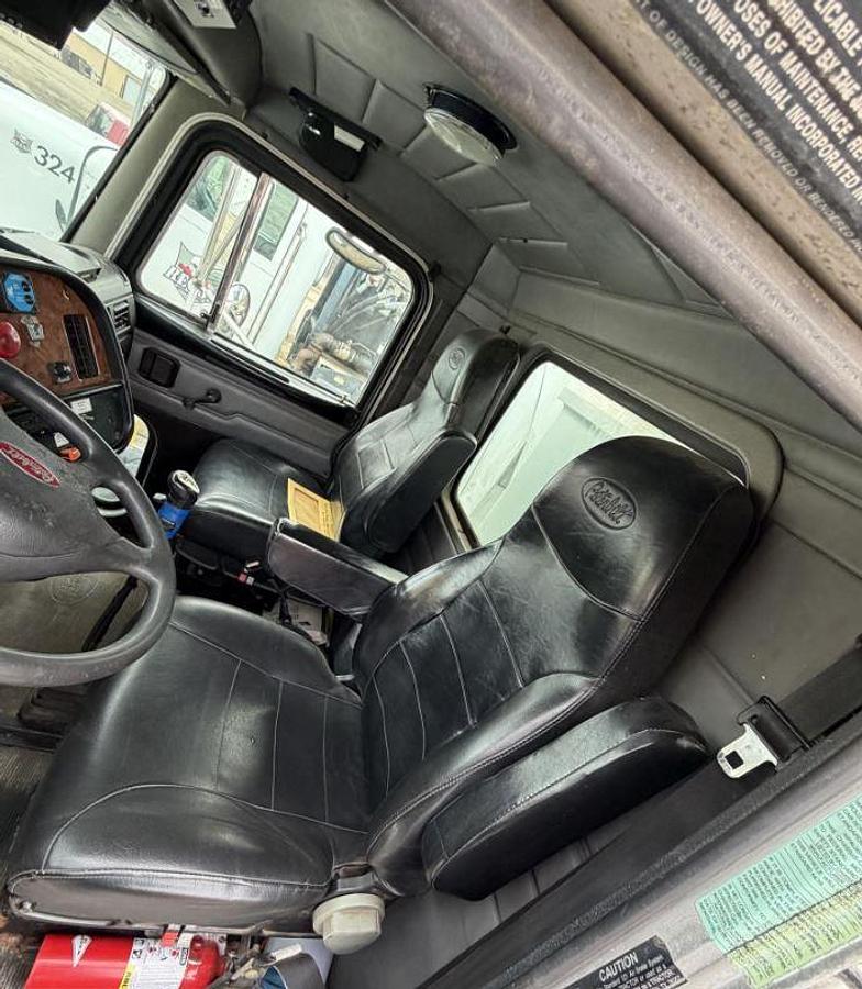 Used 2002 National 800c Mounted On 2002 Peterbilt 357