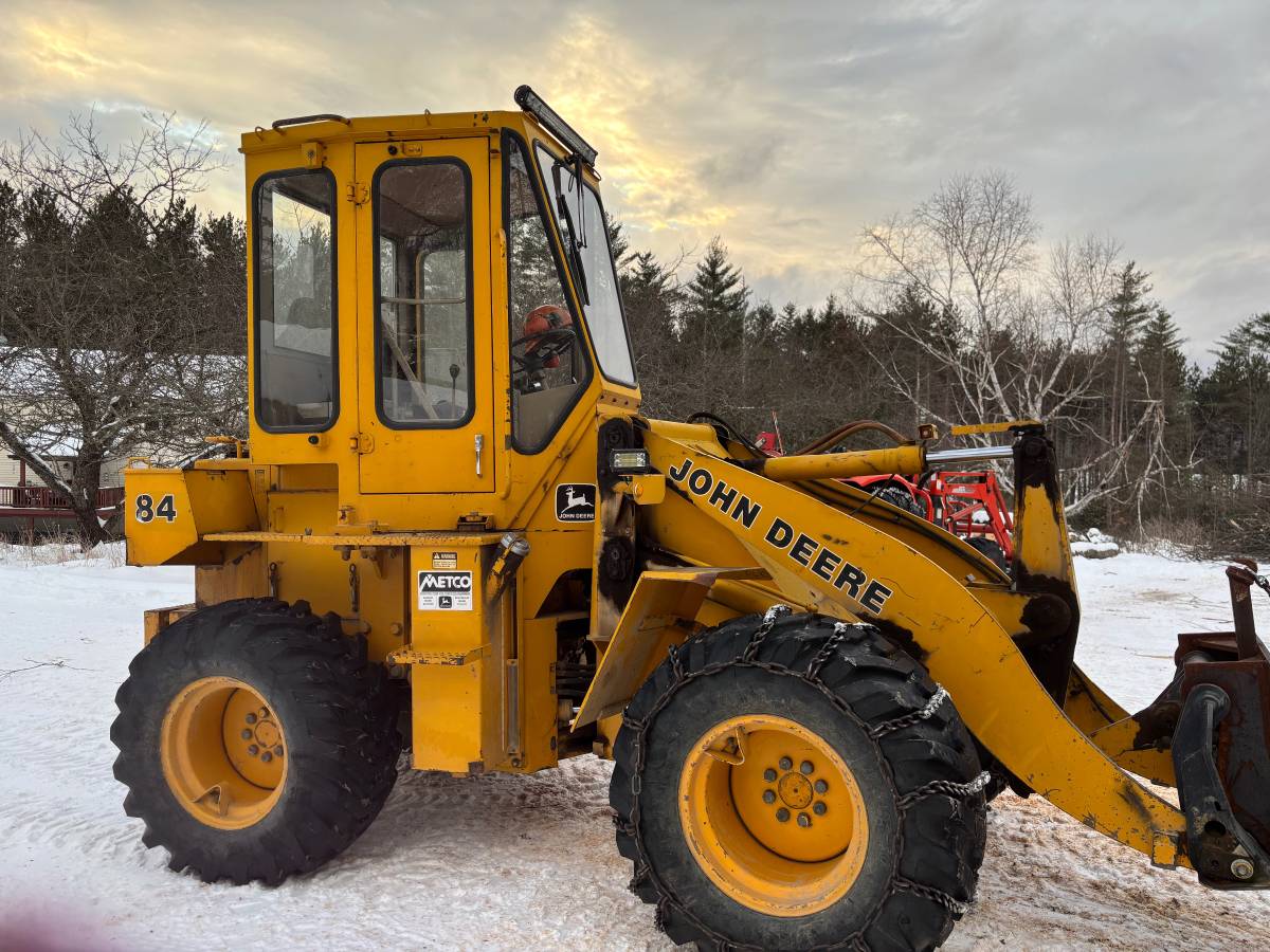 Used 1988 John Deere Loader