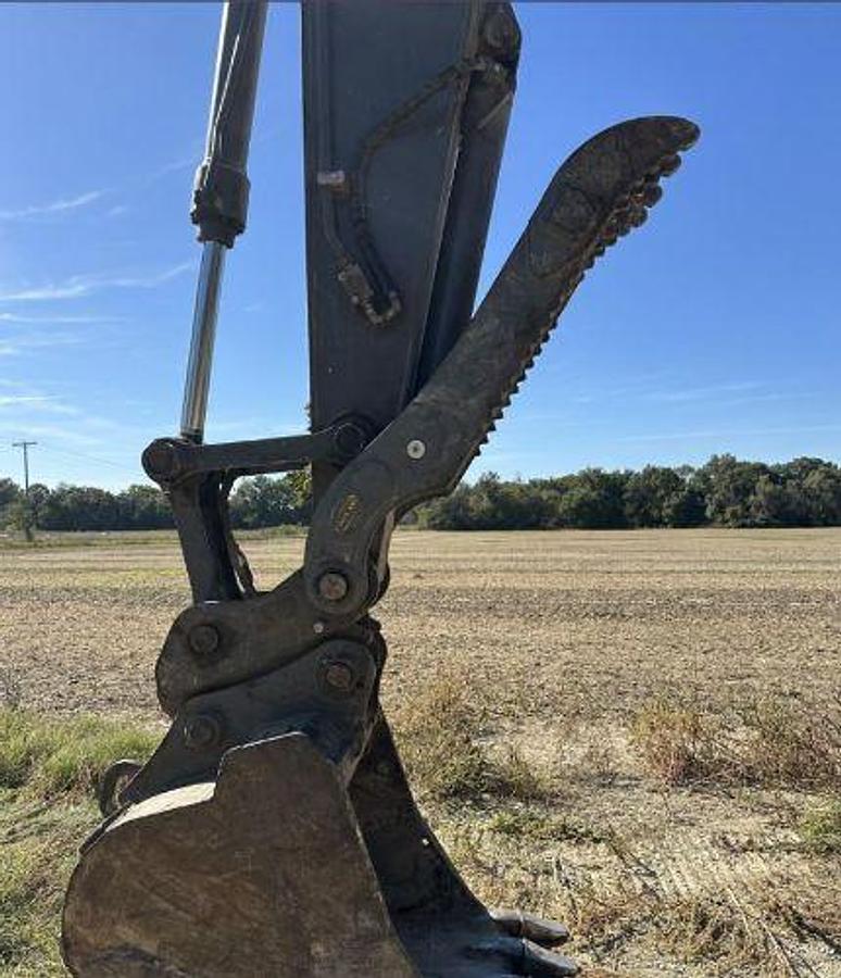 Used 2015 JOHN DEERE 210G LC