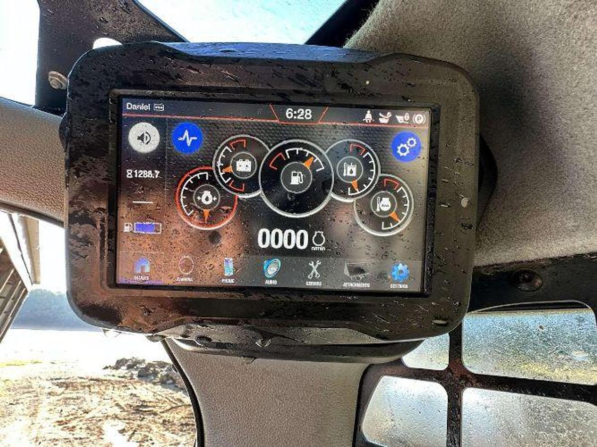 Used 2021 BOBCAT T76