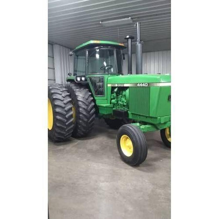 Used 1981 JOHN DEERE 4440