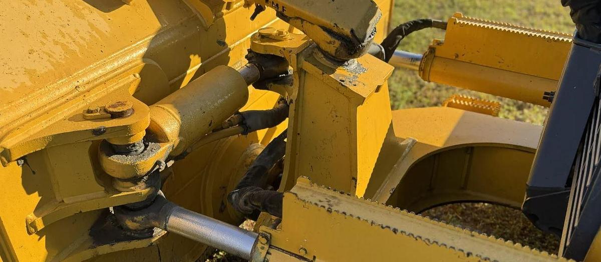 Used 2011 DEERE 700J LGP Crawler Dozer