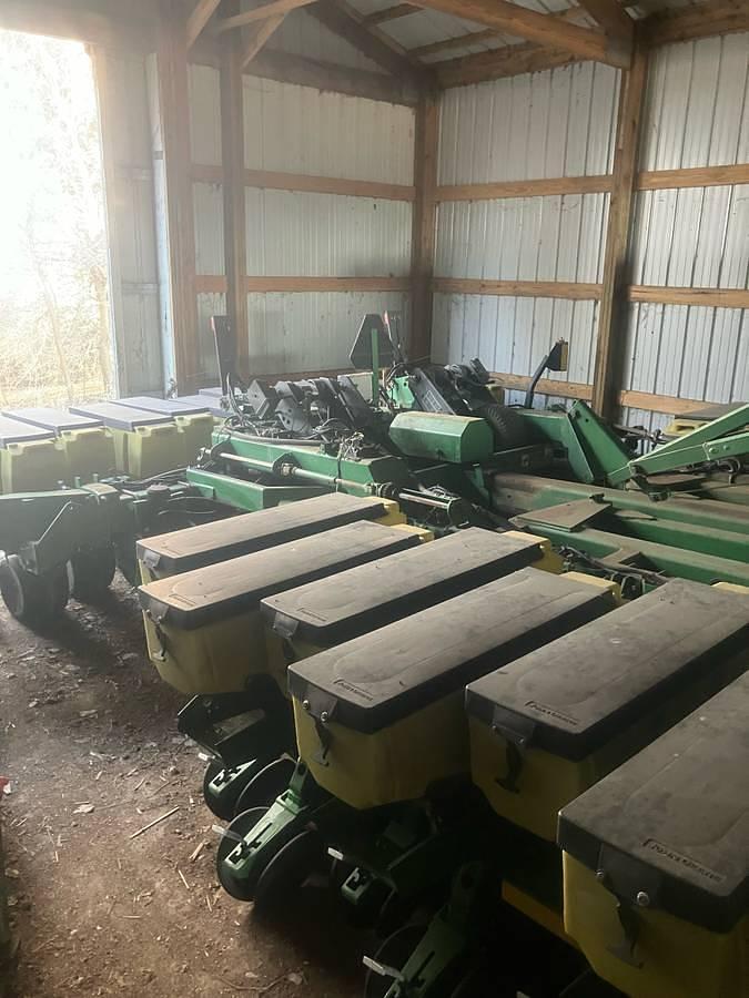 Used 1997 John Deere 1780 Bean Planter