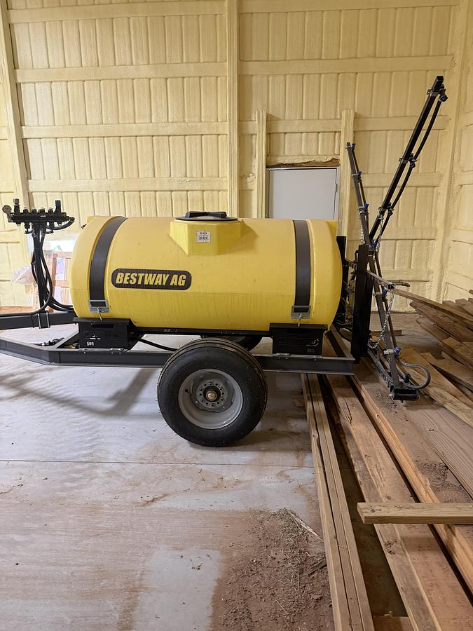 Used 2025 Bestway 500 Gallon Sprayer, 28’ Boom — New