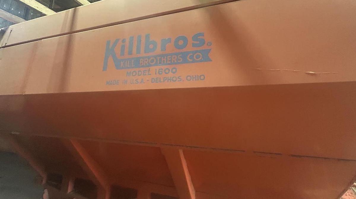 Used 1990 KILLBROS 1600 Grain Cart