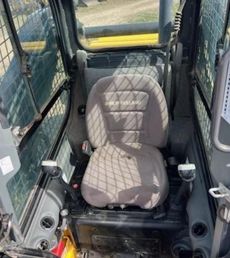 Used 2015 New Holland L228