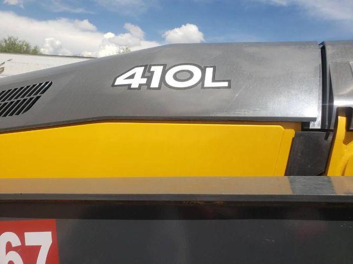 Used 2022 JOHN DEERE 410L