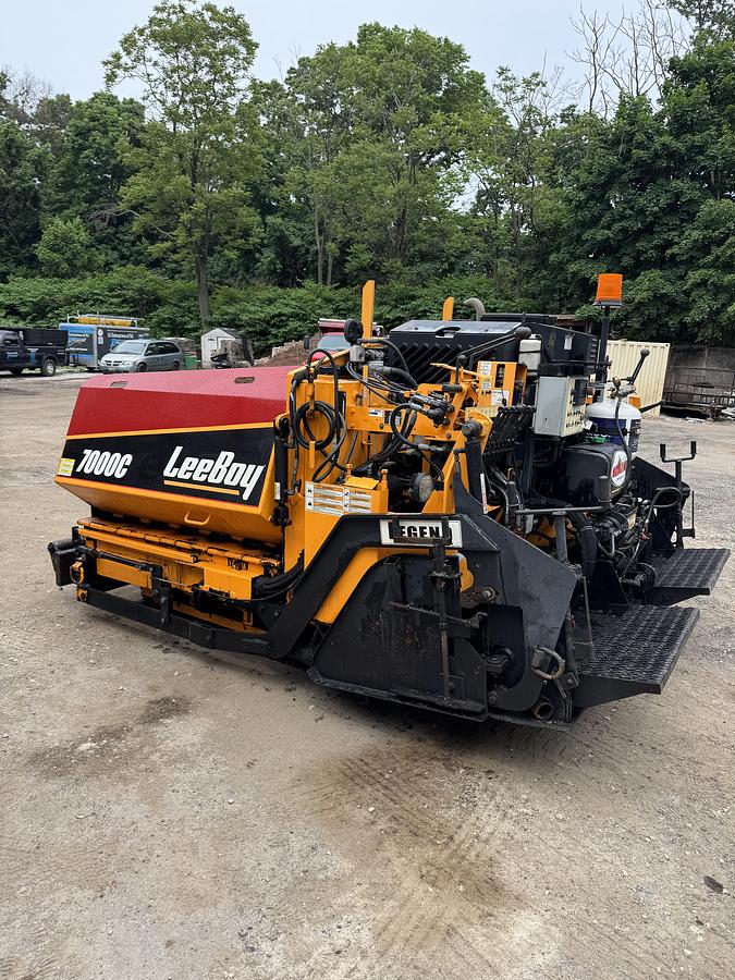 Used 2018 Leeboy 7000C Paver