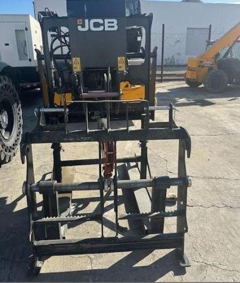 Used 2022 JCB 512 83R