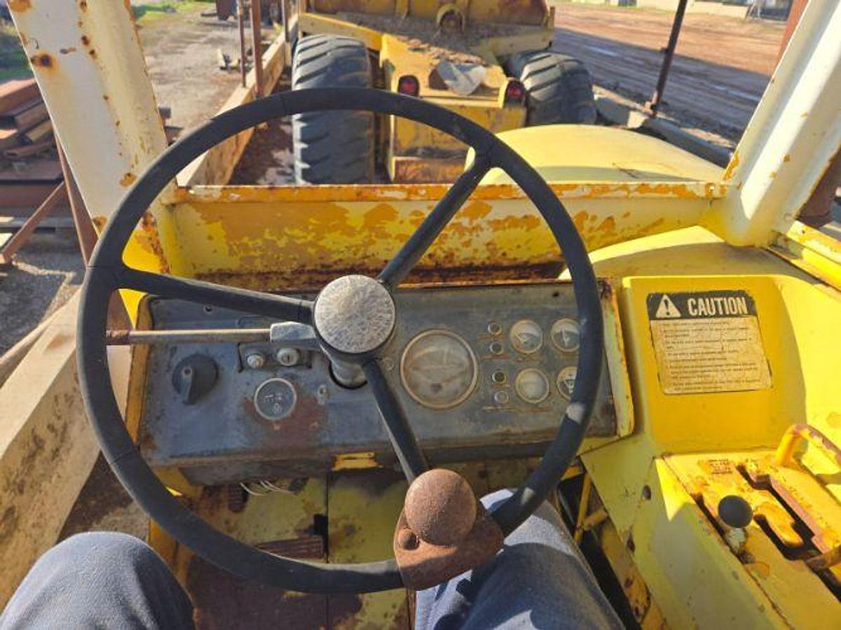 Used 1970 JOHN DEERE 760A