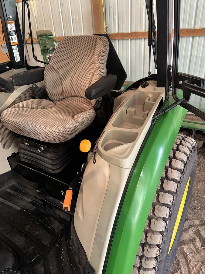 Used 2019 John Deere 3046R