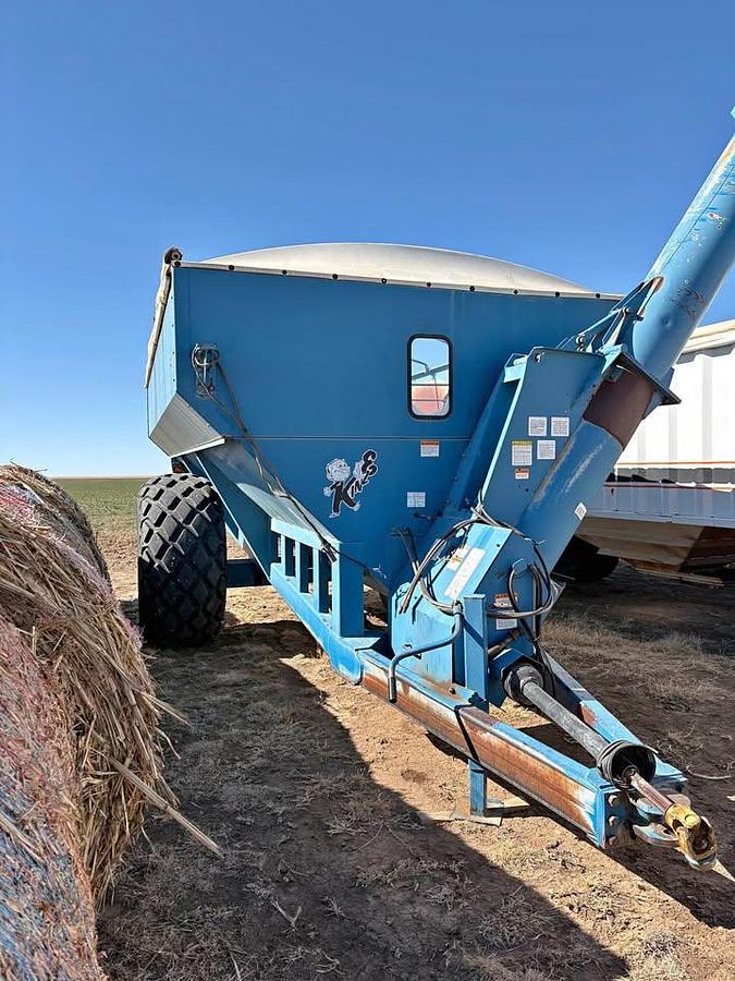Used Kinze Grain Cart