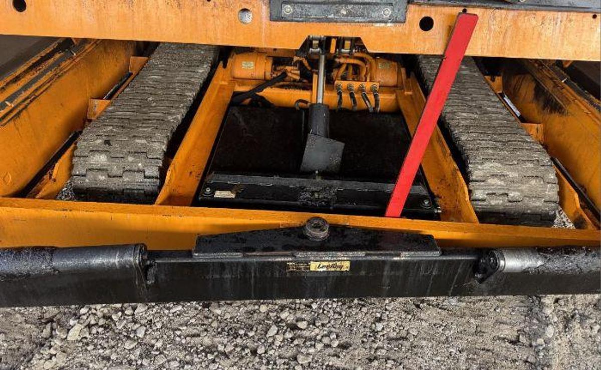 Used 2023 Leeboy 7000C