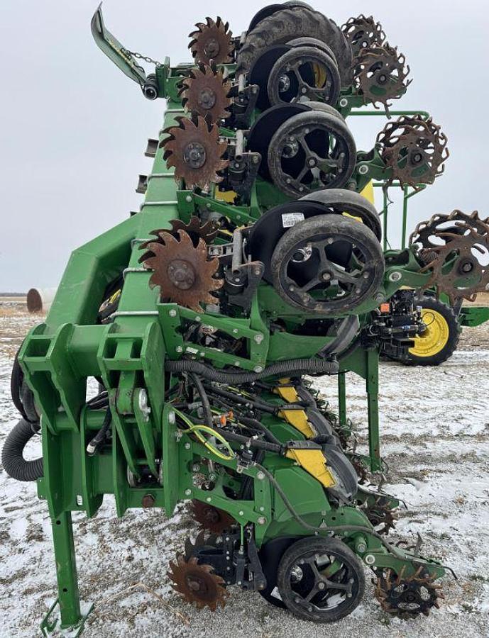 Used 2022 JOHN DEERE DR16