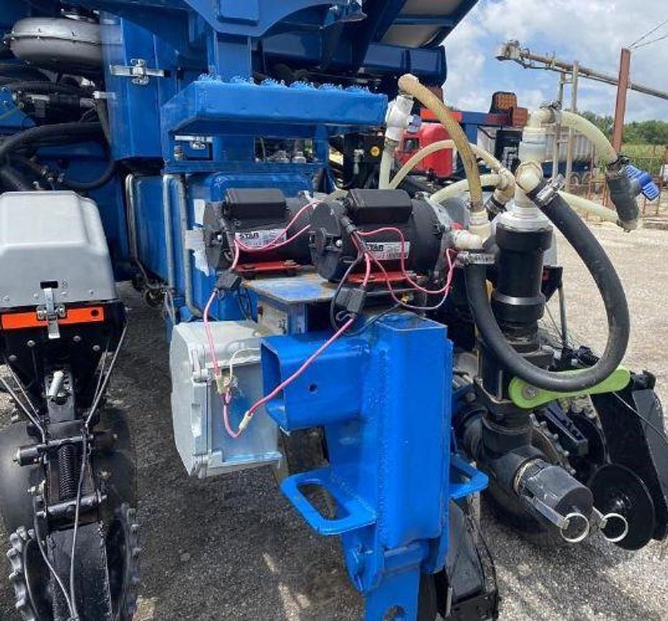 Used 2014 KINZE 4900