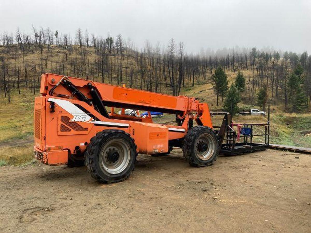 Used 2013 JLG 10054
