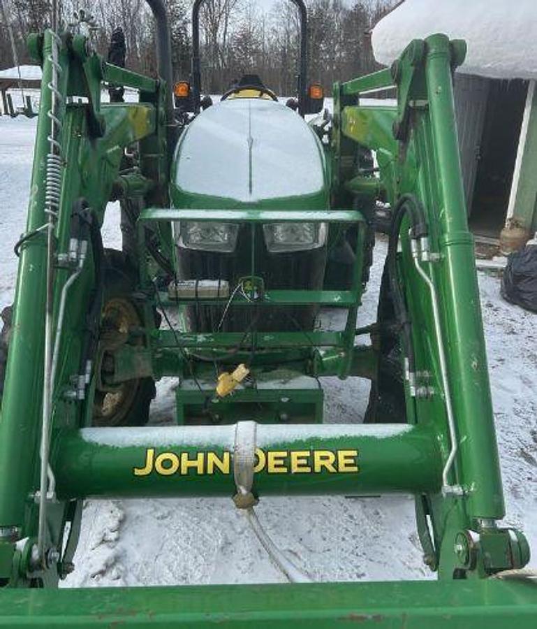 Used 2012 JOHN DEERE 5085m