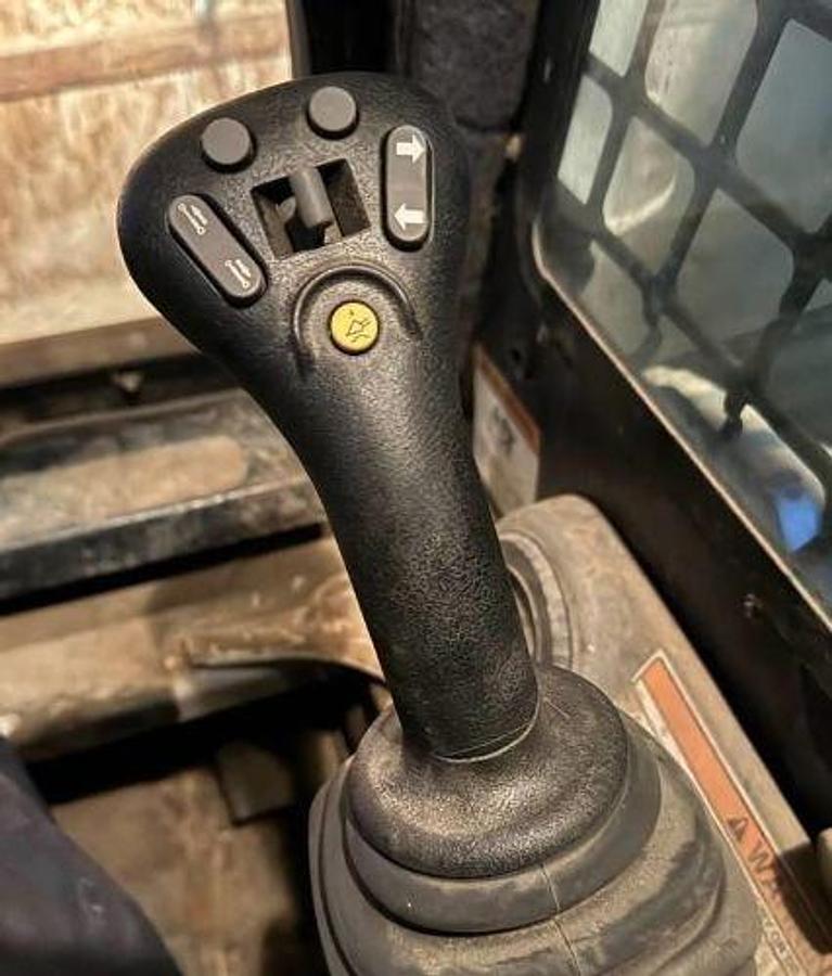 Used 2006 BOBCAT S300