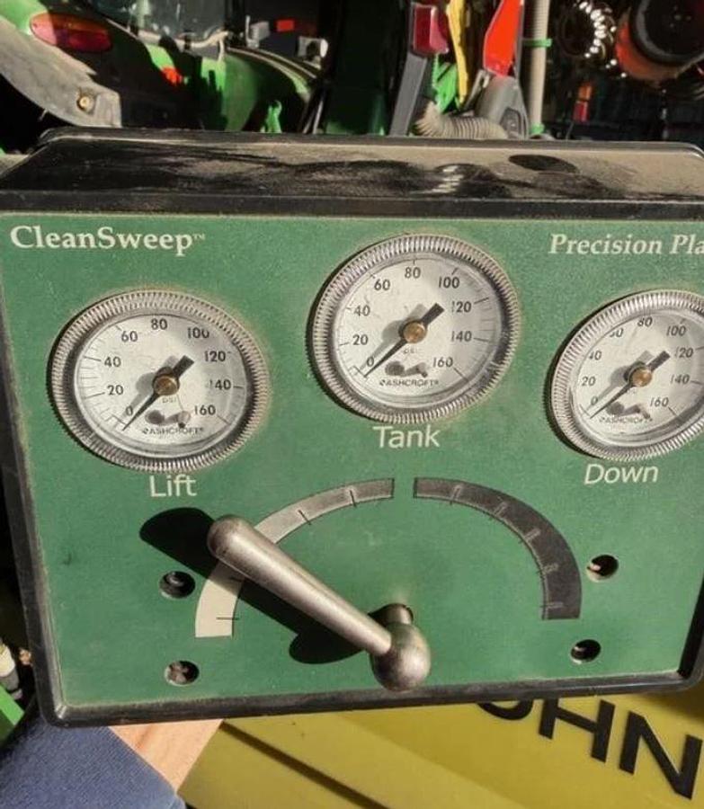 Used 2015 John Deere 1725