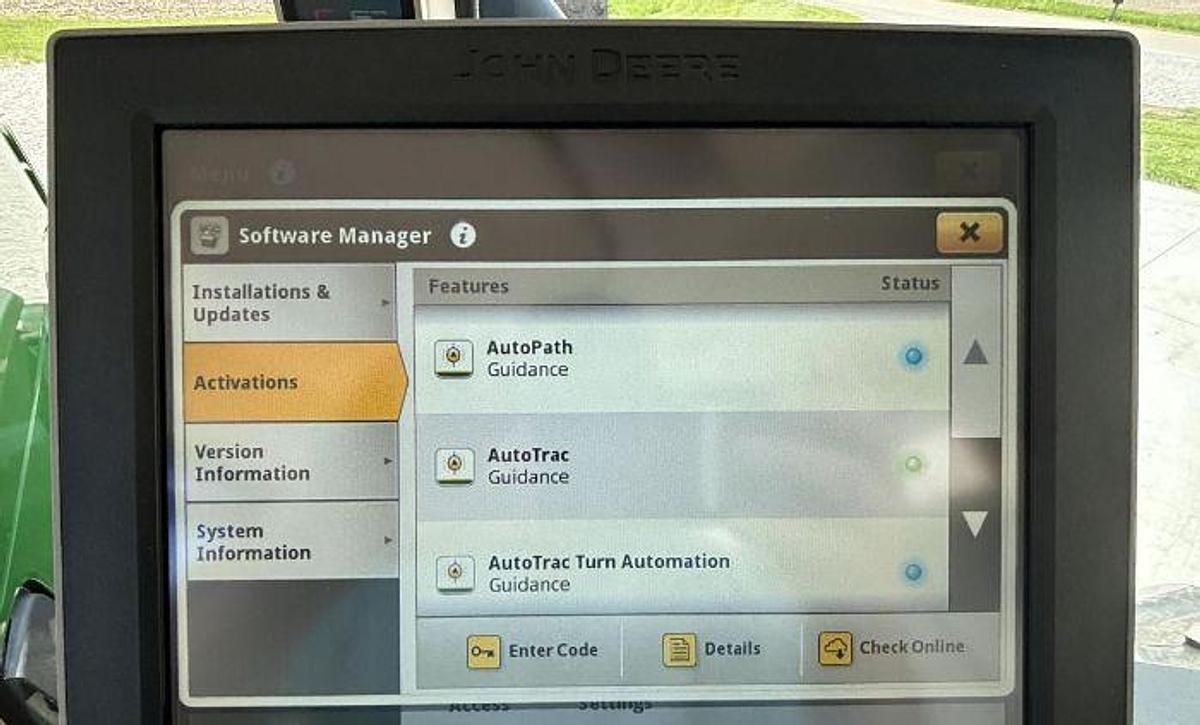 Used 2015 JOHN DEERE 8320R