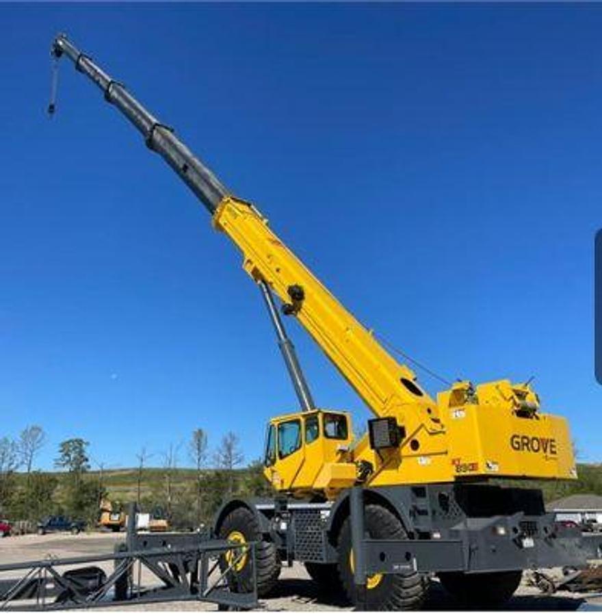 Used 2008 GROVE RT890E