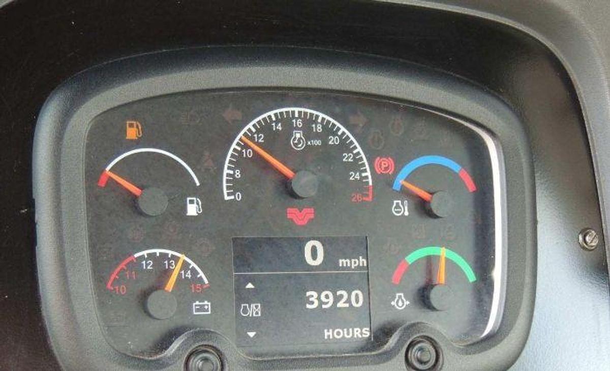 Used 2014 VERSATILE 2375