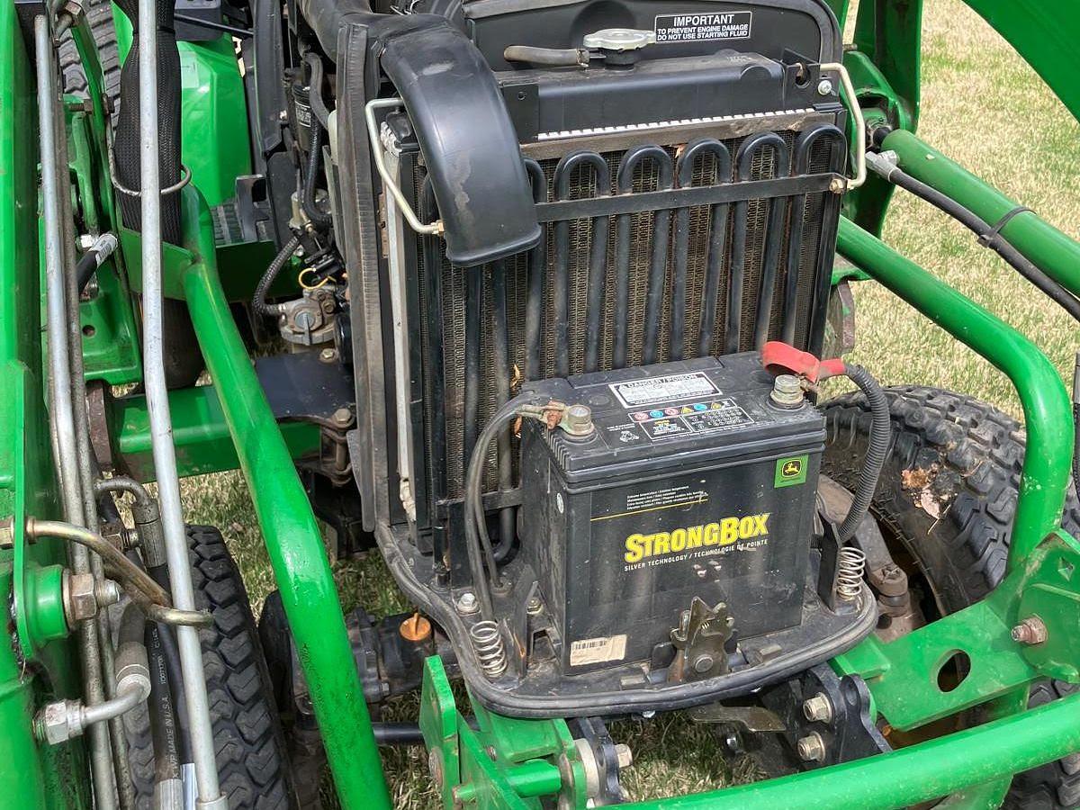 Used 2008 John Deere 2520 Tractor