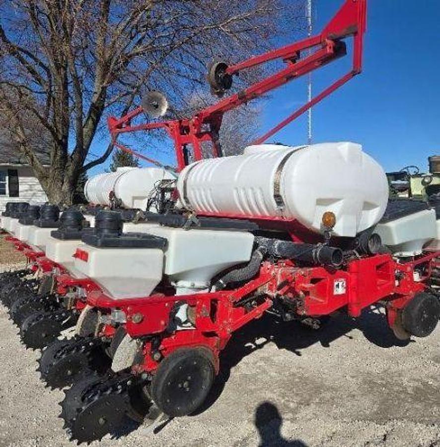 Used 2007 WHITE 8200