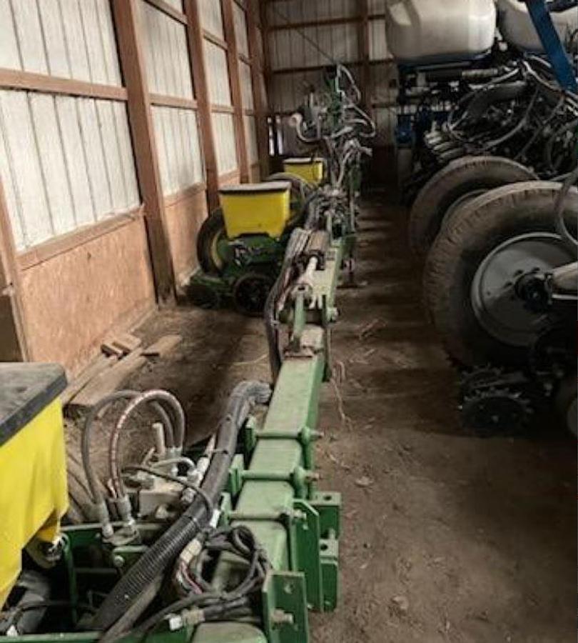 Used 2022 JOHN DEERE 1720