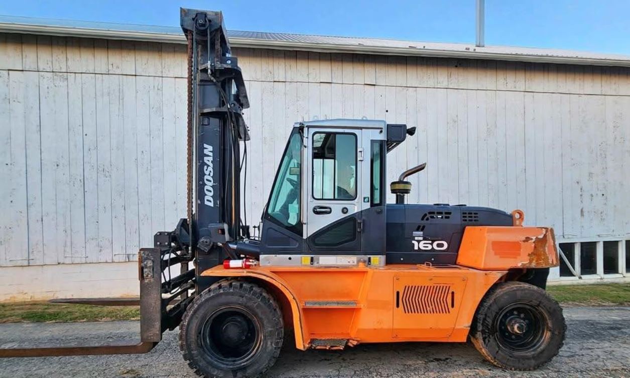Used 2019 DOOSAN D160S-5