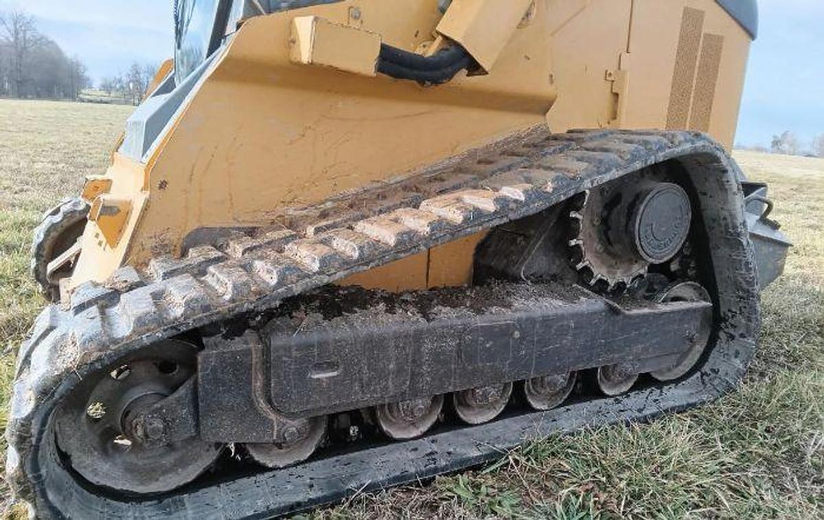 Used 2011 JOHN DEERE 333D