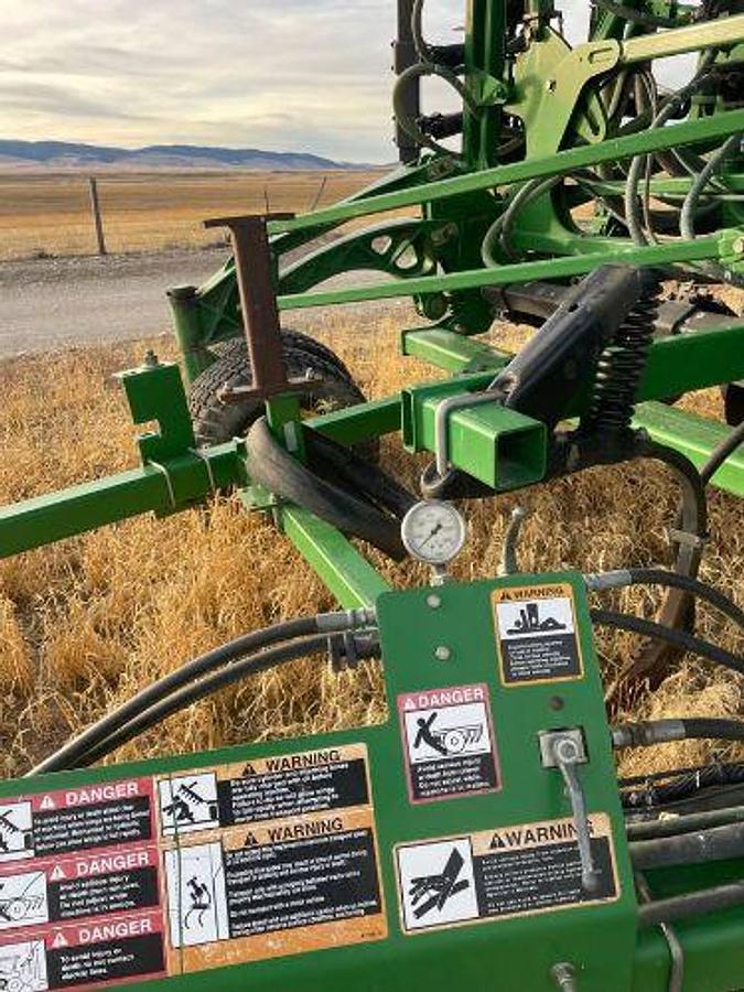 Used 2018 JOHN DEERE 1835 Air Seeder