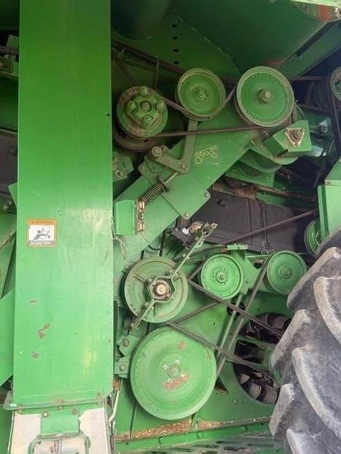 Used 2007 John Deere 9760 STS Combine with 893 Corn Head