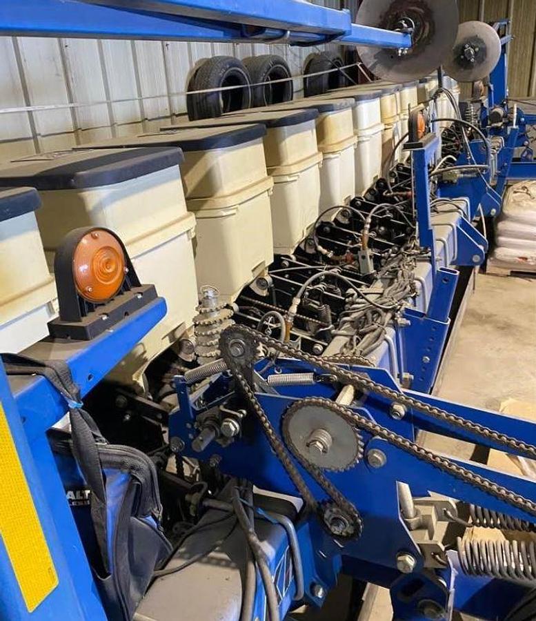 Used 2013 Kinze 3110
