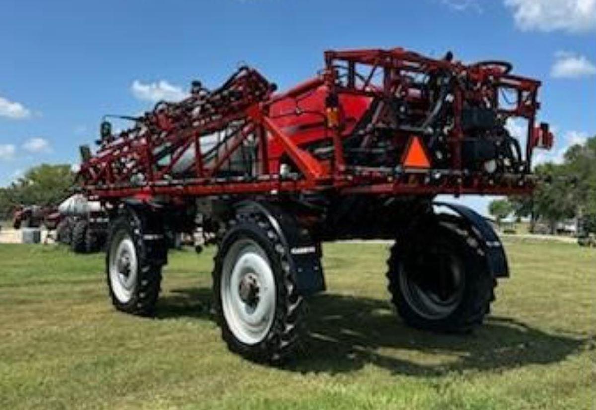 Used 2016 Case IH Patriot 4440 Self-Propelled Sprayer