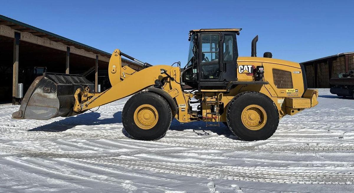 Used 2021 CATERPILLAR 938M